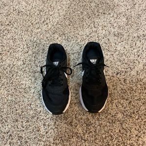 Girls Nike Tennis Shoes